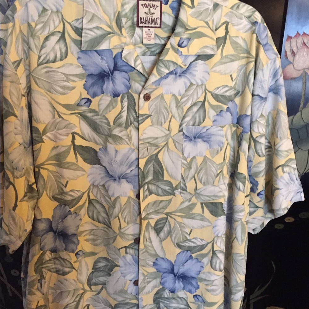 Tommy Bahama men’s shirt medium